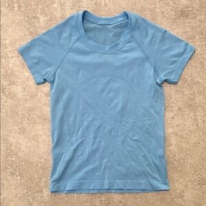 Lululemon Swiftly Tech Race Length SS Aero Blue Size 4